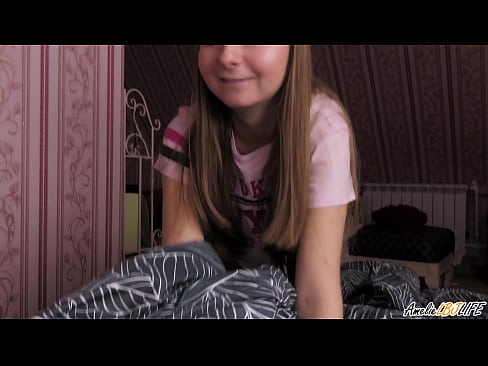 ❤️ Blondie souse BFF li a pwofondman epi li pran kom nan bouch li ☑ Sèks bon jan kalite nan ht.hentai-id.ru